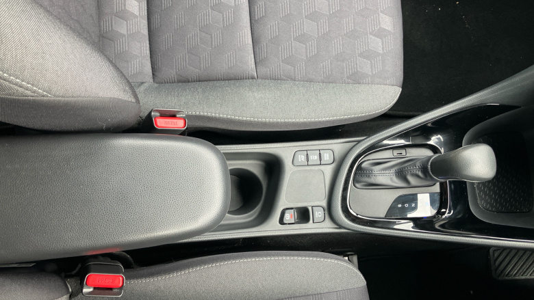 Toyota Yaris 1.5 Hybrid Design 5dr CVT Hybrid Hatchback